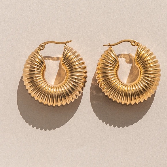 Jewelry - Waterproof gold plated hoop earrings